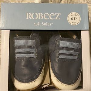 NWT 6-12 month Robeez soft soles